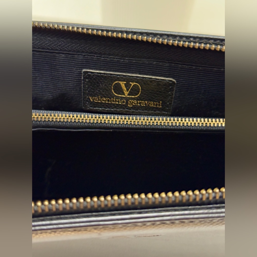 New Vintage VLTN Black Leather Clutch w Tassel - Picture 5 of 11